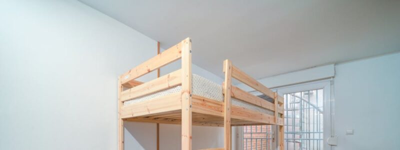 Łóżka dziecięce z antresolą i zjeżdżalnią – co warto wiedzieć?