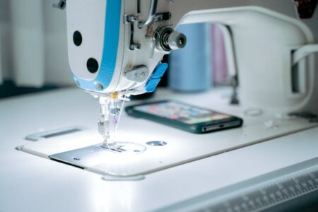 Odzież dla firm – jak wybrać odpowiednią?