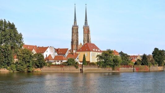 Przegląd możliwości rejsów motorówką