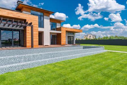 Aluminiowe zadaszenie tarasów – etapy projektowania i dopasowania wymiarów